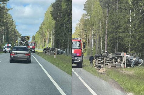 apvirtęs vilkikas mieste