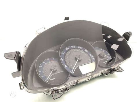 Toyota Auris prietaisų skydelis