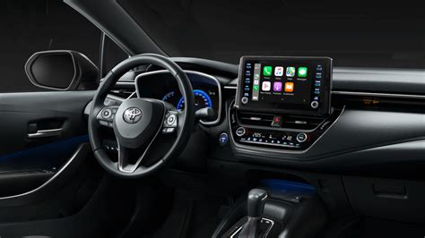 Toyota Camry interjero dizainas su 12.3 colių ekranu