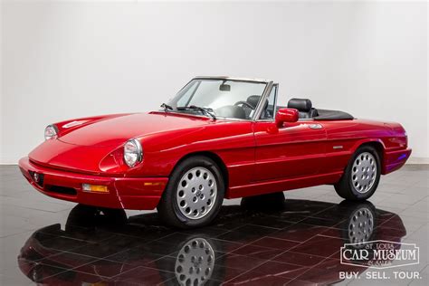 Alfa Romeo Spider interjeras