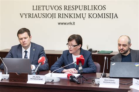 Rinkimų komisija lankosi pas rinkėją namuose