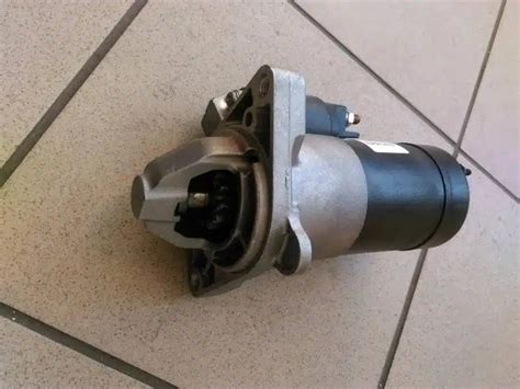 Sugedusio automobilio starterio dalys