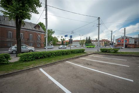 Kauno senamiestis su automobilių stovėjimo zonomis