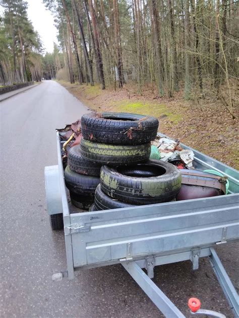 Senų padangų kaupimas aikštelėje