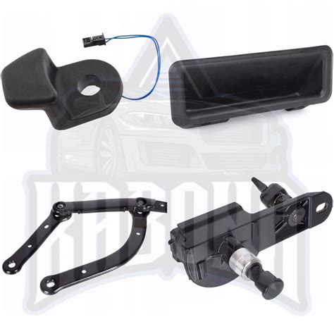 BMW E61 bagažinės lango valytuvo korpuso detalės