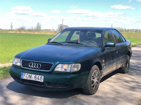 Audi A6 C4 prietaisų skydelis su borto kompiuteriu
