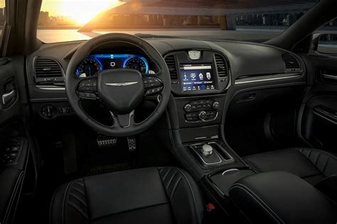 Chrysler 300C interjeras ir eksterjeras