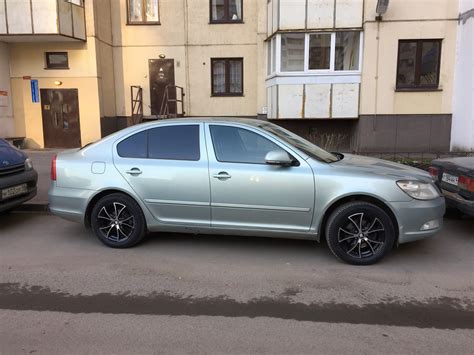 Skoda Octavia automobilis su R16 ratlankiais
