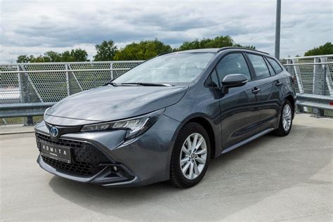 Toyota Corolla 1.6 automobilio priekis