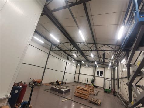 Apšvietimo įrenginiai dirbtuvėse