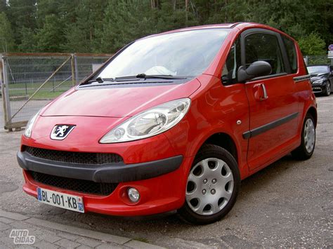 Peugeot 1007 detalės ir kainos