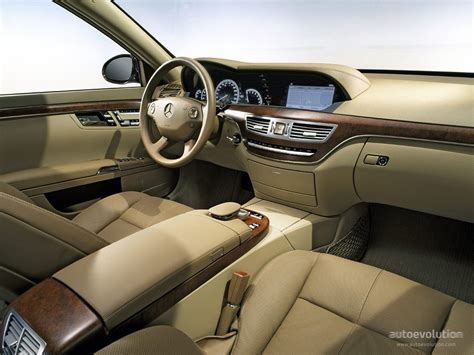 Mercedes-Benz S320 W221 interjeras