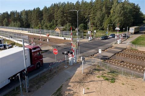 Schematinis geležinkelio pervažos veikimo principas