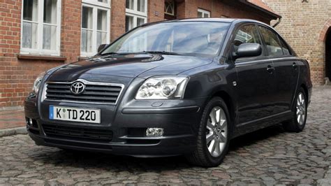 Toyota Avensis T25 interjeras