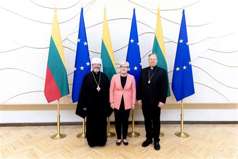 nuotrauka iš atidarymo ceremonijos su Lietuvos ir Lenkijos vadovais