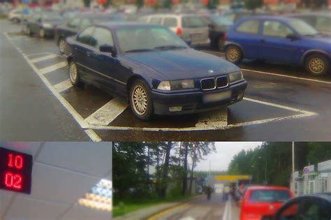 BMW X5 automobilis su sumontuotu atsarginiu ratu