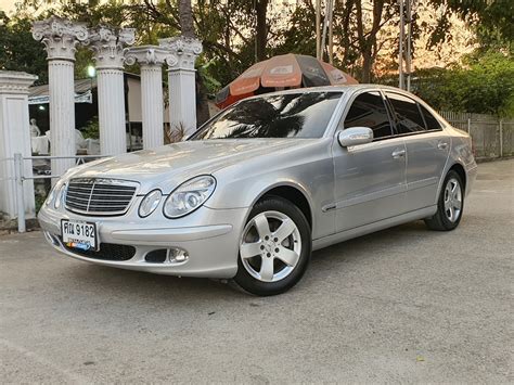 Mercedes-Benz E220 W211 CDI Avantgarde interjeras