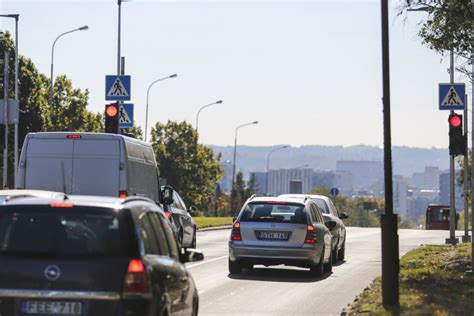 Automobilis su greičio matuokliu