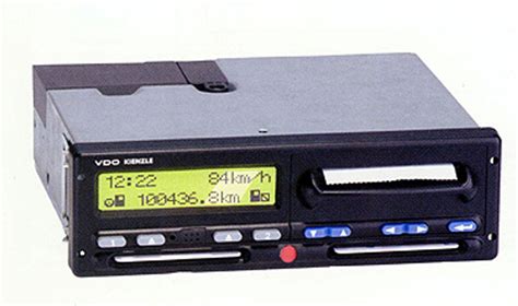 Skaitmeninis tachografas su vairuotojo kortele