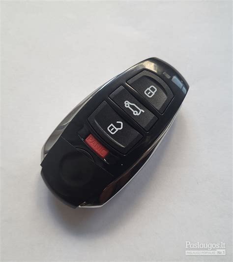 automobilio rakteliai automobilyje
