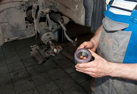 Simptomai sugedusio automobilio guolio