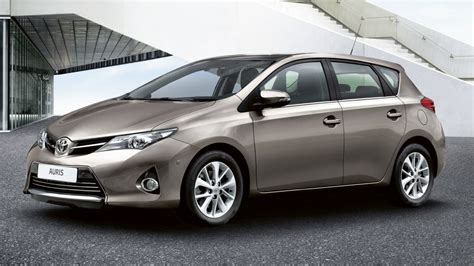 Toyota Auris 2013 priekio dizainas