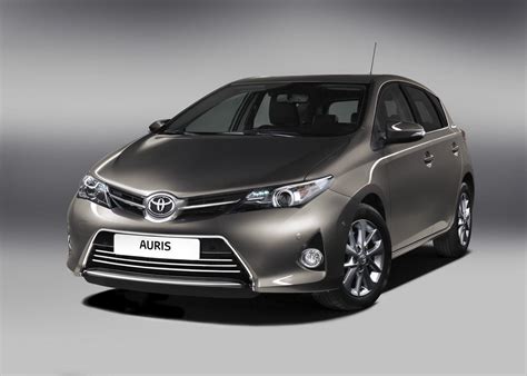 Toyota Auris 2013 interjero dizainas