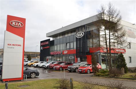 KIA automobilių ekspozicija salone