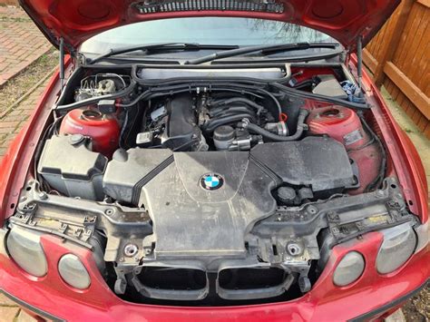 BMW E46 variklio skyriaus nuotrauka