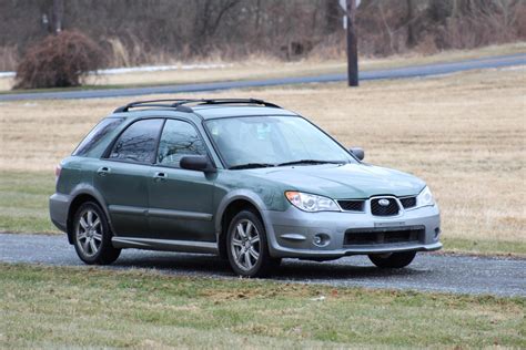 Subaru Impreza Outback Sport automobilio nuotrauka