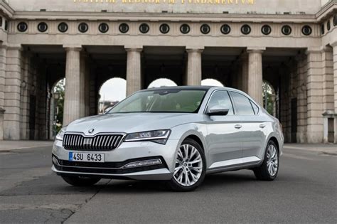 Antros kartos Škoda Superb nuotrauka