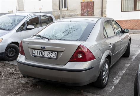 Ford Mondeo MK3 rūdžių pažeidimo pavyzdys