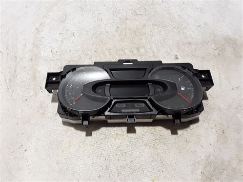 Renault Trafic prietaisų skydelis su temperatūros rodmenimis