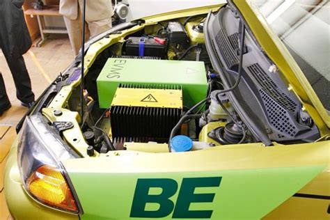 Studentai kuria 3D desertus