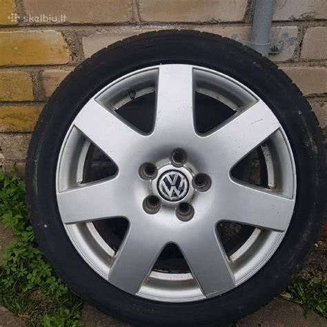 Nuotraukų galerija su įvairiais Subaru R17 lietų ratlankių modeliais