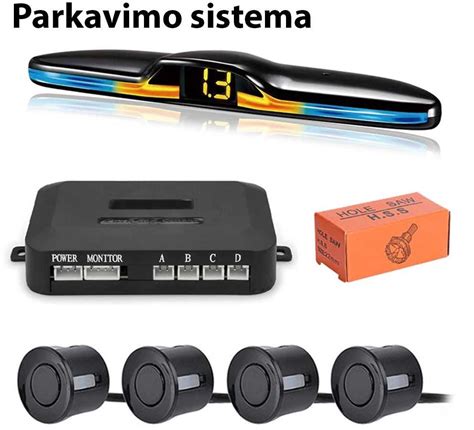 Automobilis su sumontuotais parkavimo davikliais