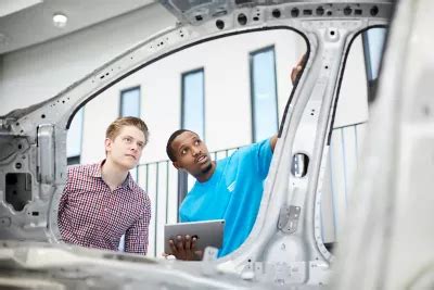 Lengvų medžiagų naudojimas automobilių gamyboje