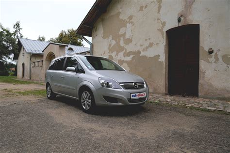 Opel Zafira istorija ir kartos