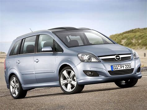 Opel Zafira B dizainas