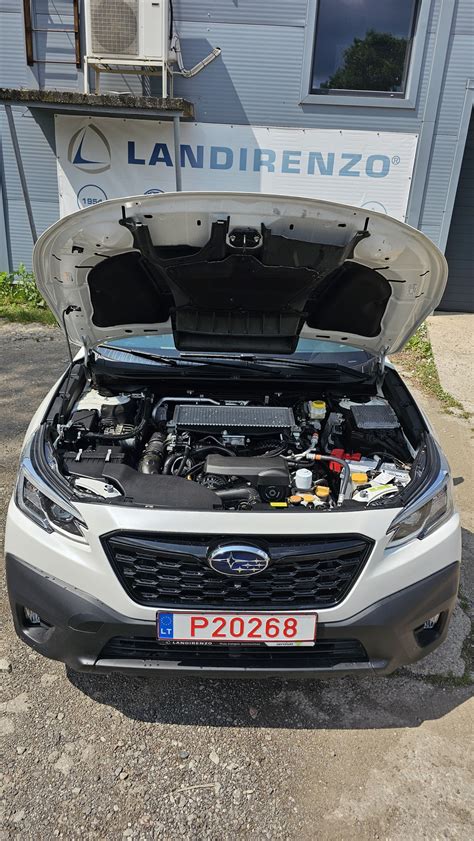Subaru Outback automobilis servise