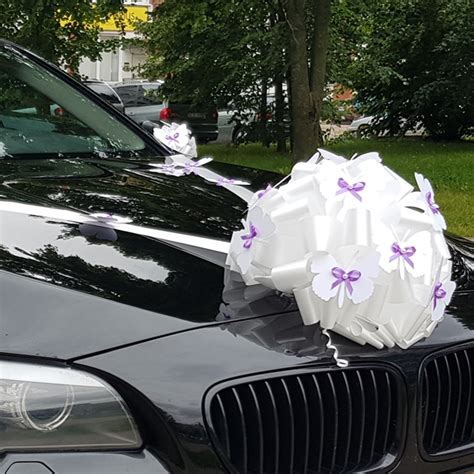 Schematinis vaizdas, kaip tvirtinami vestuvių automobilio papuošimai