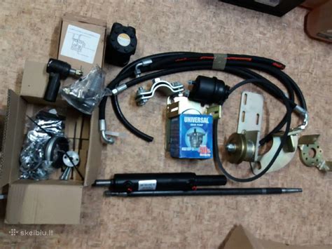 Dalys, sudarančios traktoriaus vairo komplektą