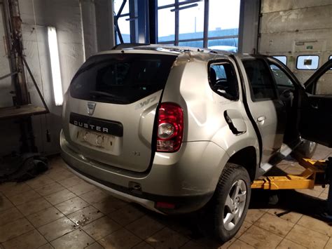 Dacia Duster automobilio galinės dalies dizainas