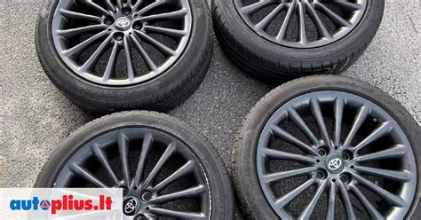 Toyota Yaris iA lengvojo lydinio ratlankiai