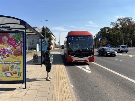 Troleibusas su zebro dryžiais