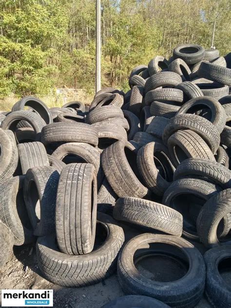 Nuotrauka su įvairiais Kenda padangų modeliais