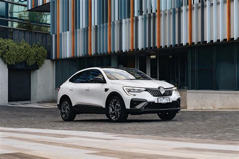 Stilingas Renault Arkana automobilis