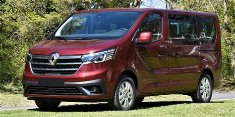 Renault Trafic automobilis keliu