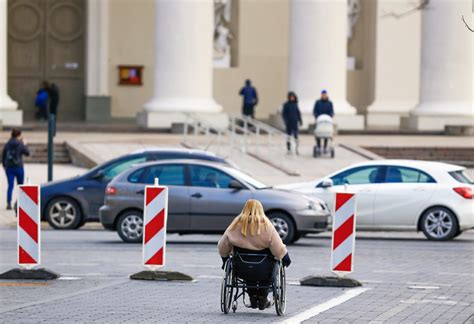 Simbolis, rodantis nemokamą parkavimą neįgaliesiems