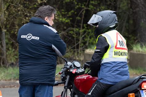 Reikalavimai vairavimo instruktoriui ir mokiniui